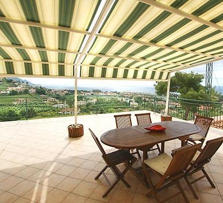 Casa Renata Villa Кастелабате Екстериор снимка