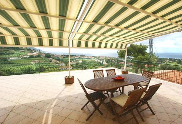 Casa Renata Villa Кастелабате Екстериор снимка